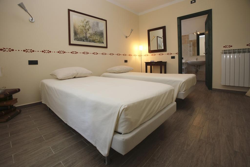 Ospitidelpero Bed & Breakfast Piozzo Bagian luar foto