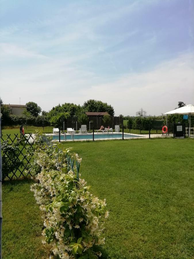 Ospitidelpero Bed & Breakfast Piozzo Bagian luar foto